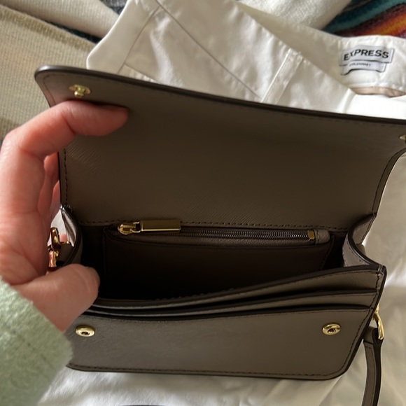 Tory Burch Emerson mini convertible crossbody belt bag! - Picture 4 of 4